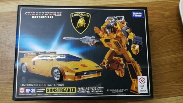 Masterpiece MP 39 Sunstreaker First Look At Final Packaging  (1 of 2)